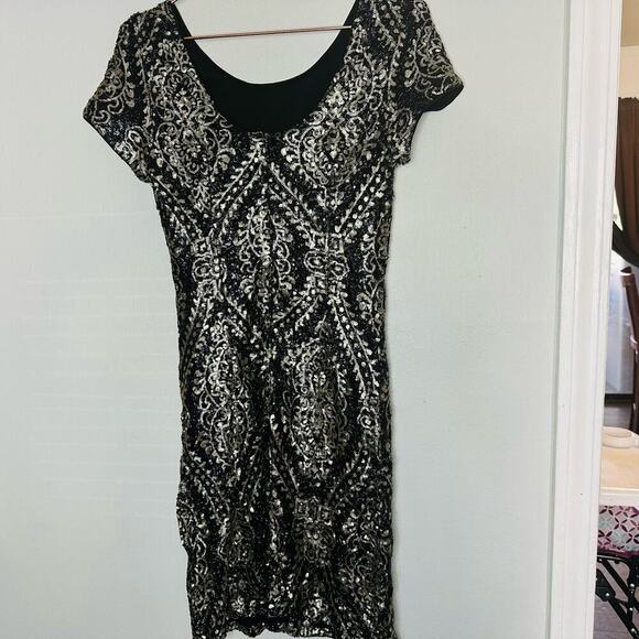 Slate & Willow Mae Gold & Black Sequin Vegas Style Shift Mini Dress Size 8 - Picture 4 of 8